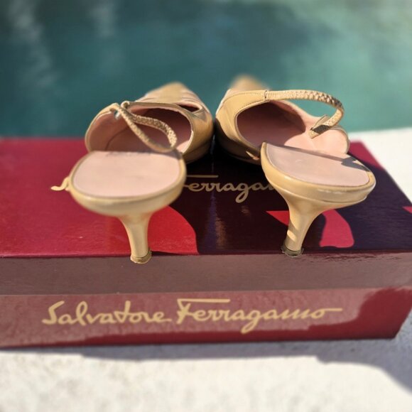 Vintage Salvatore Ferragamo Rosier Beige Leather Slingback Heels — Size 7.5 B - Picture 5 of 9